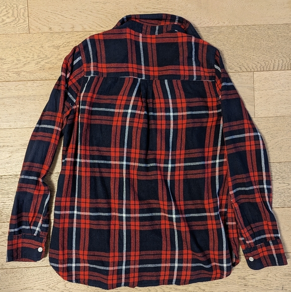 Old Navy classic plaid button down shirt - Picture 7 of 7